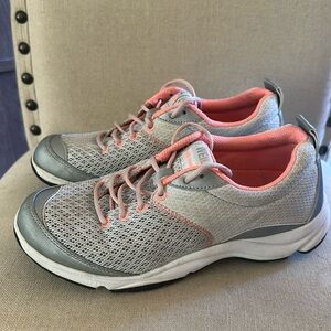 Weil Women’s Rhythm 1st Ray Sneakers Shoes Metallic Silver Pink Size 8